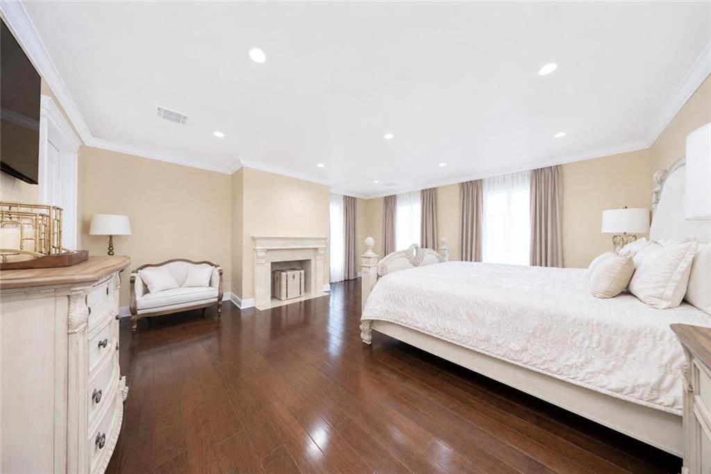6475 Amboy Road Pleasant Plains Staten Island NY 10309