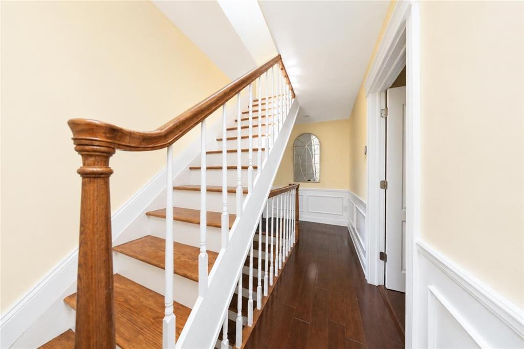 6475 Amboy Road Pleasant Plains Staten Island NY 10309