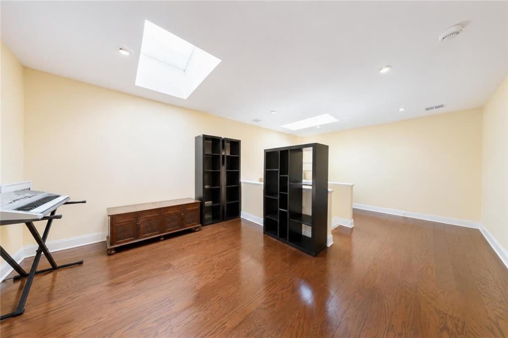 6475 Amboy Road Pleasant Plains Staten Island NY 10309