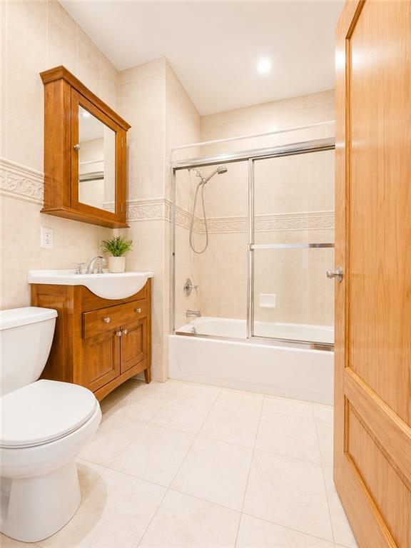 1570 West 10th Street Bensonhurst Brooklyn NY 11204
