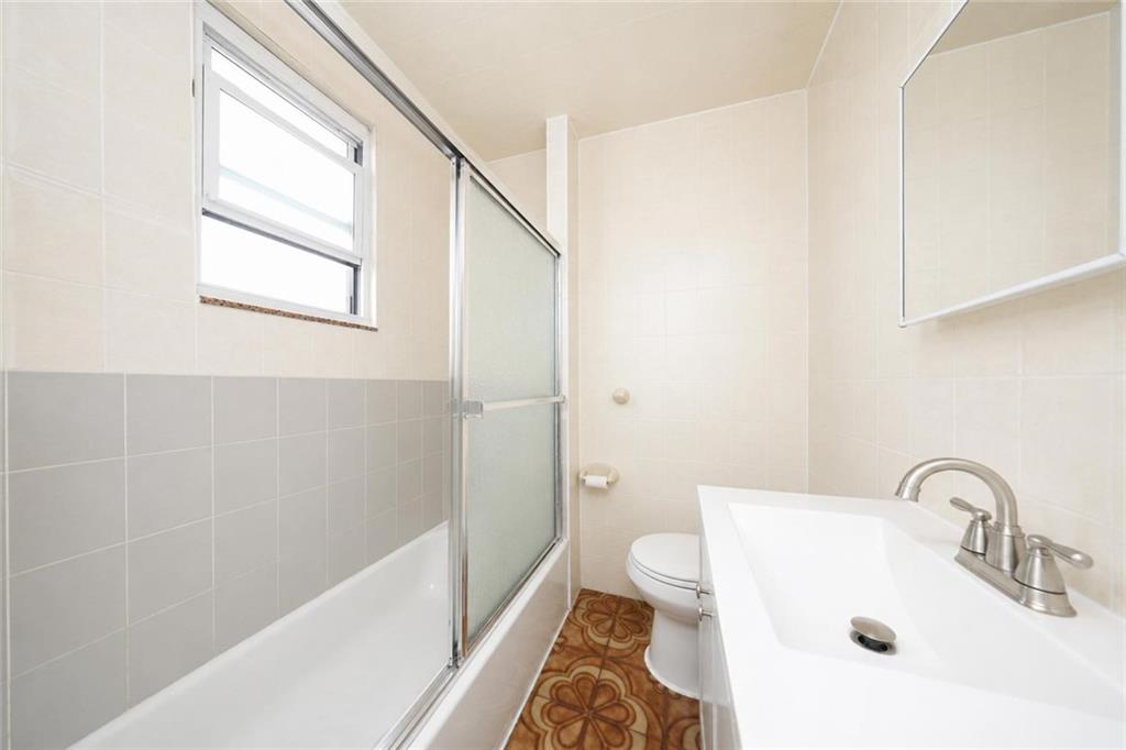 33 Avenue U Gravesend Brooklyn NY 11223