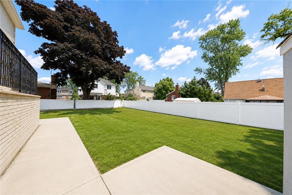 544 Falcon Avenue Oakwood Staten Island NY 10306