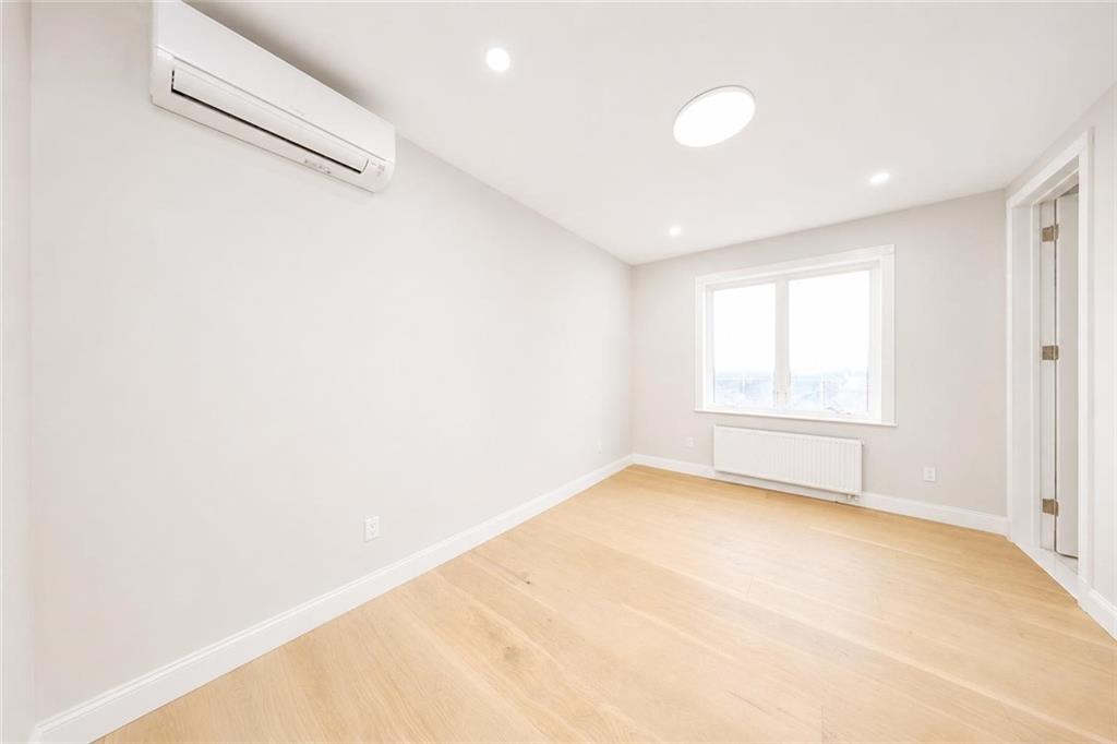 544 Falcon Avenue Oakwood Staten Island NY 10306