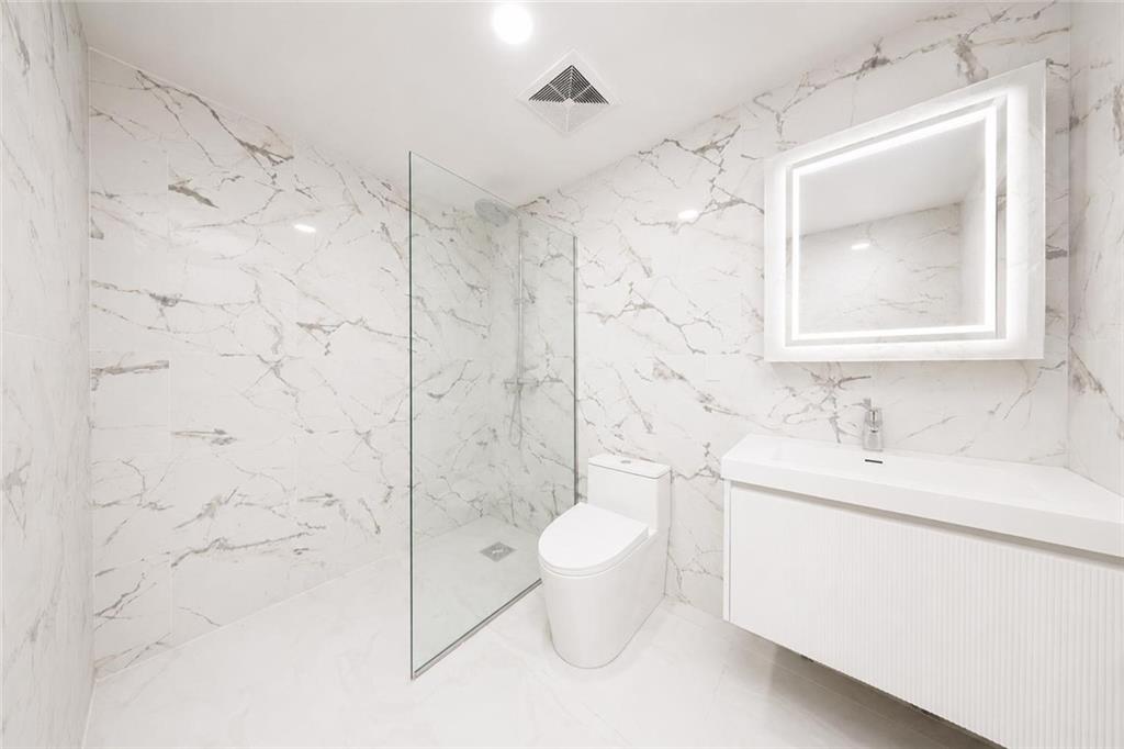544 Falcon Avenue Oakwood Staten Island NY 10306