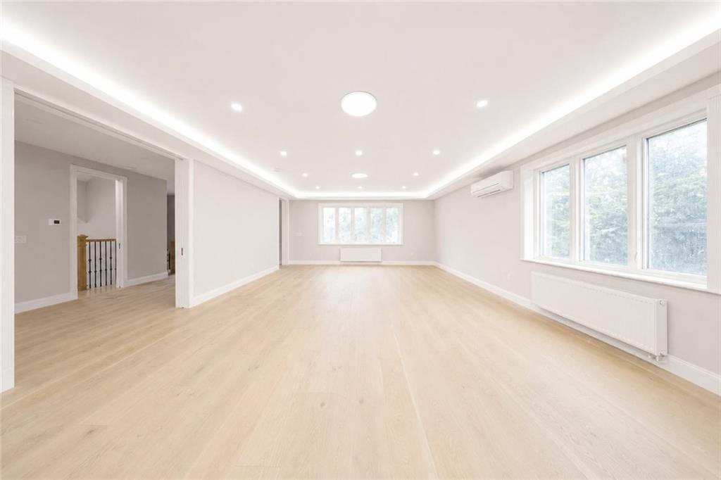 544 Falcon Avenue Oakwood Staten Island NY 10306