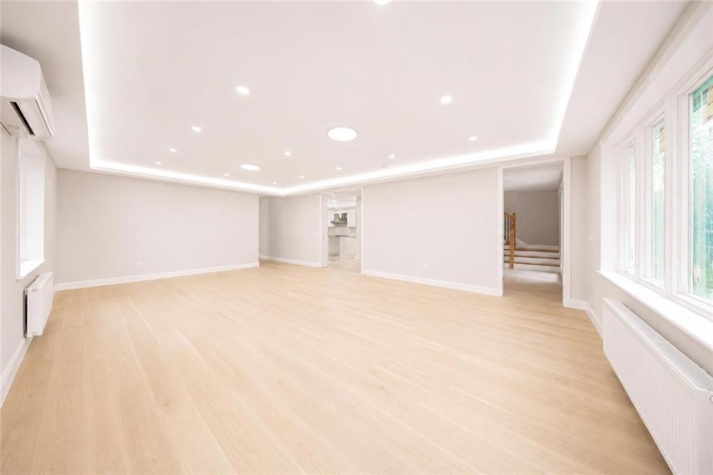 544 Falcon Avenue Oakwood Staten Island NY 10306