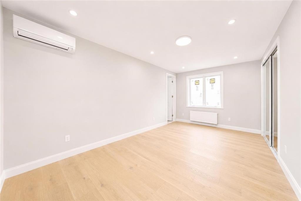 544 Falcon Avenue Oakwood Staten Island NY 10306