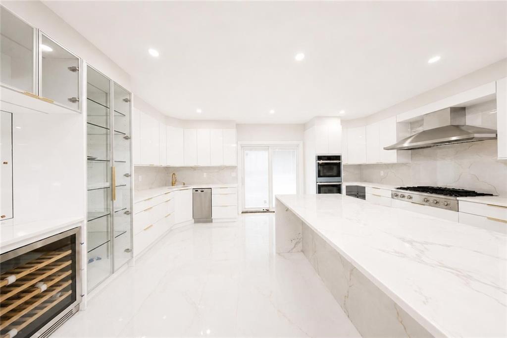 544 Falcon Avenue Oakwood Staten Island NY 10306