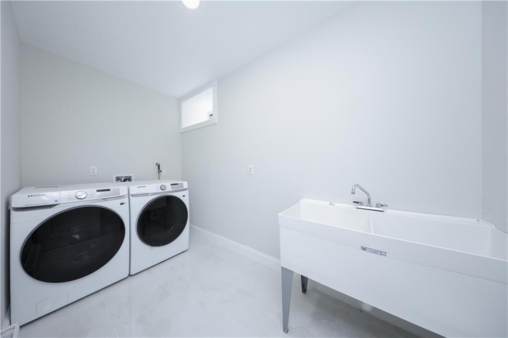 544 Falcon Avenue Oakwood Staten Island NY 10306