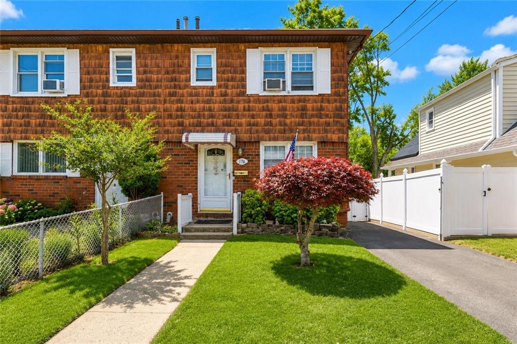 176 Tysens Lane Oakwood Staten Island NY 10306
