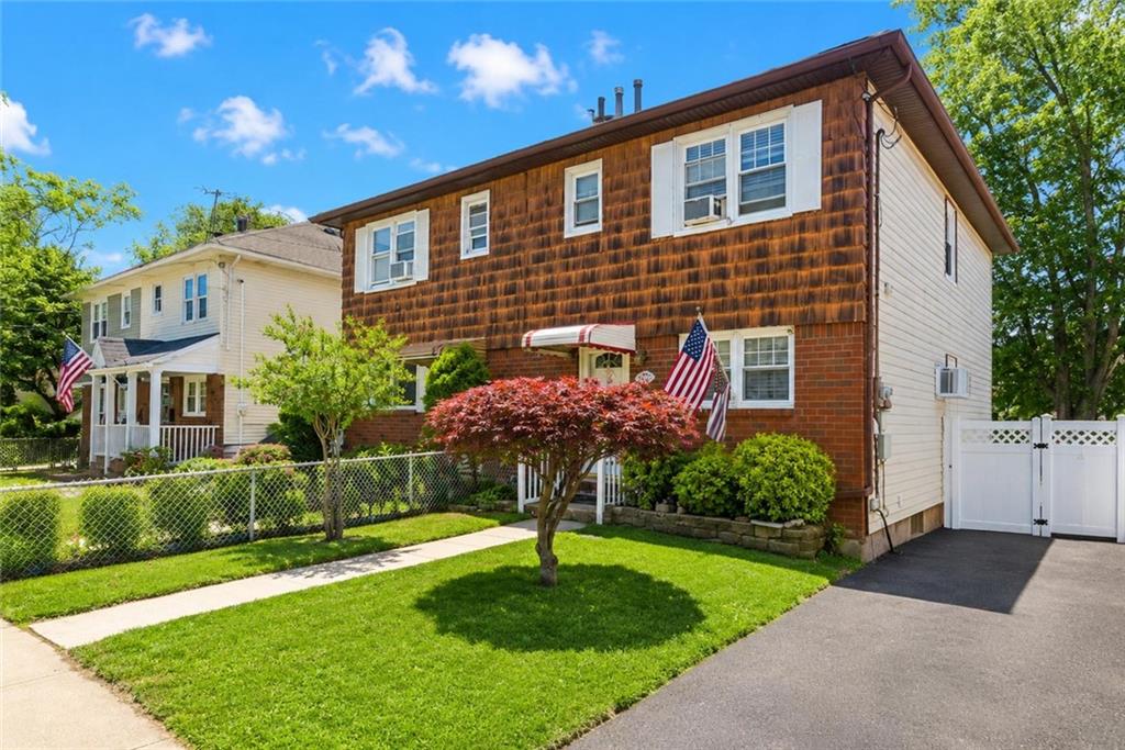 176 Tysens Lane Oakwood Staten Island NY 10306