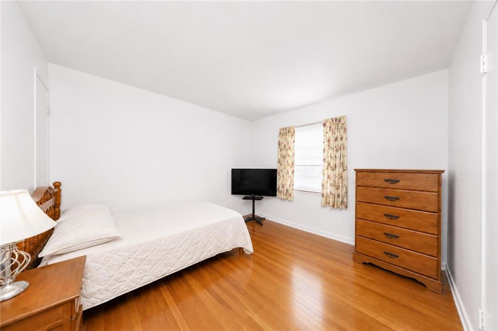 176 Tysens Lane Oakwood Staten Island NY 10306