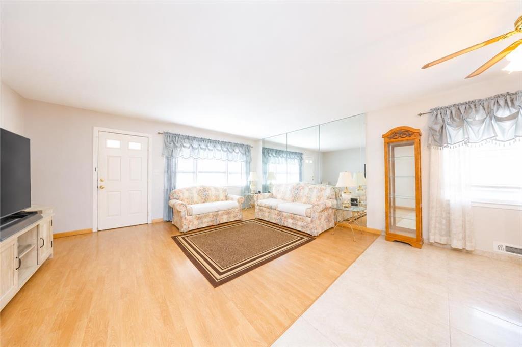 176 Tysens Lane Oakwood Staten Island NY 10306