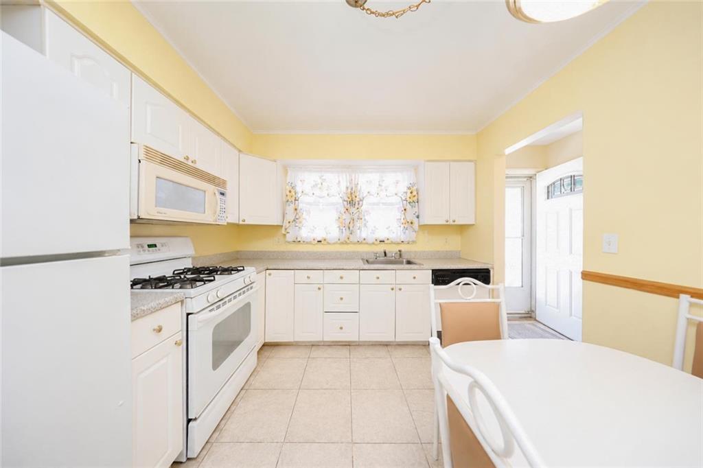 176 Tysens Lane Oakwood Staten Island NY 10306