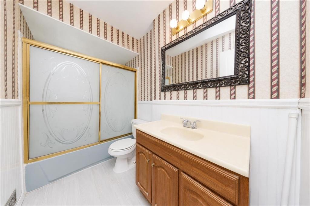 176 Tysens Lane Oakwood Staten Island NY 10306