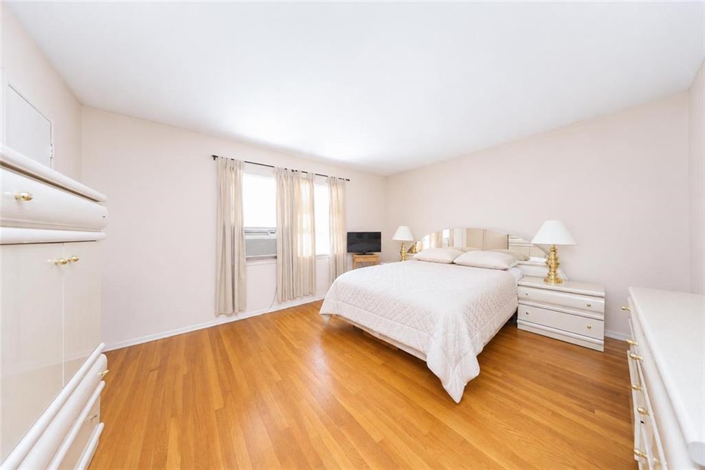 176 Tysens Lane Oakwood Staten Island NY 10306
