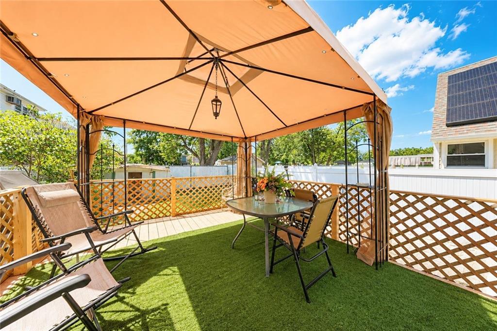 176 Tysens Lane Oakwood Staten Island NY 10306