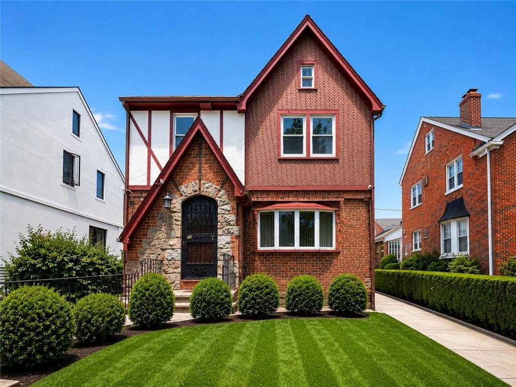 29 Exeter Street Manhattan Beach Brooklyn NY 11235