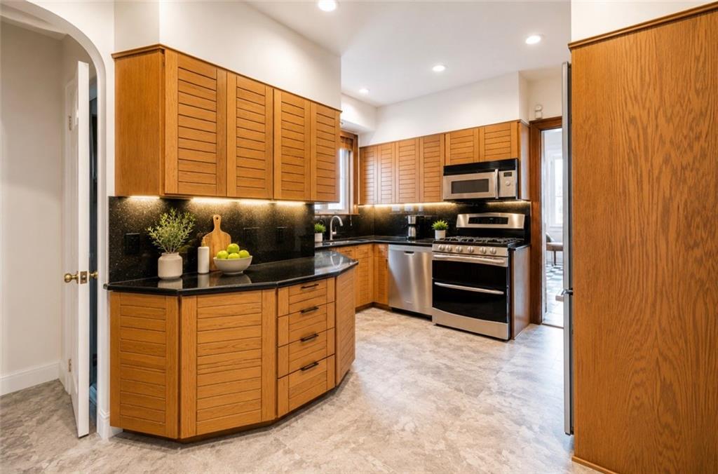 29 Exeter Street Manhattan Beach Brooklyn NY 11235