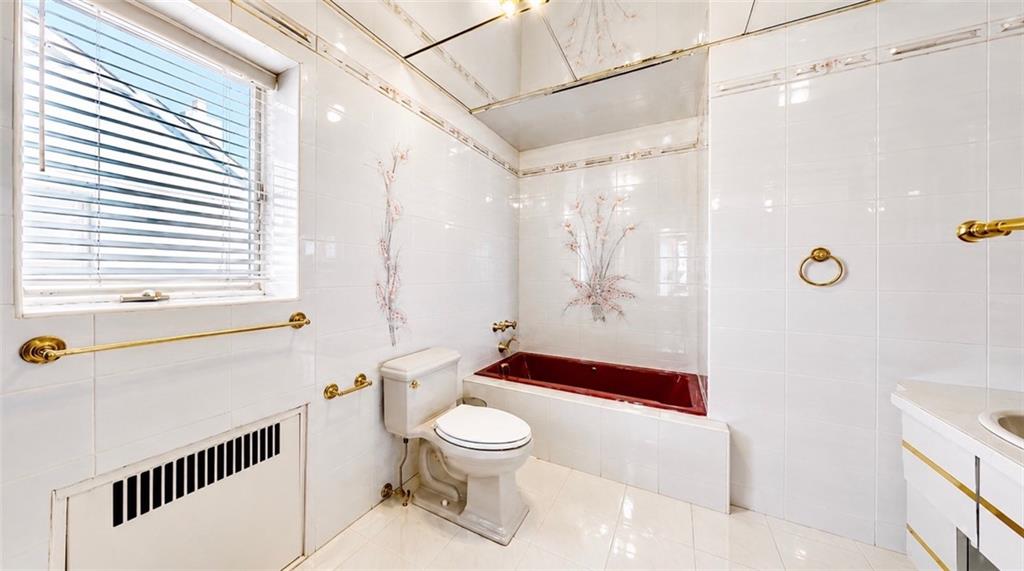 29 Exeter Street Manhattan Beach Brooklyn NY 11235