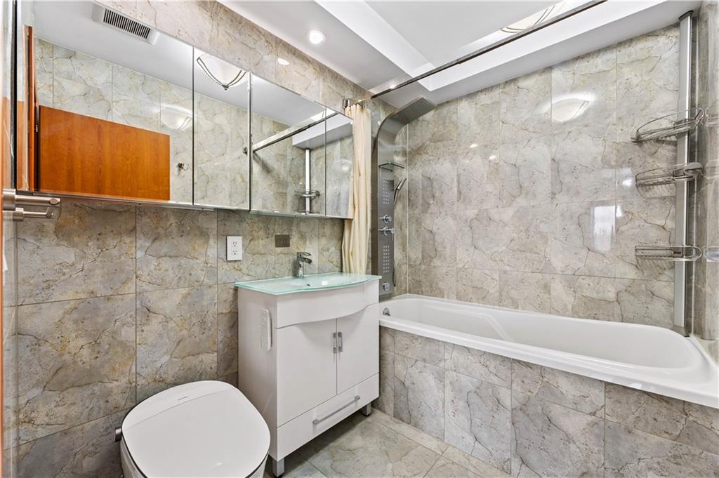 2615 East 17th Street Sheepshead Bay Brooklyn NY 11235