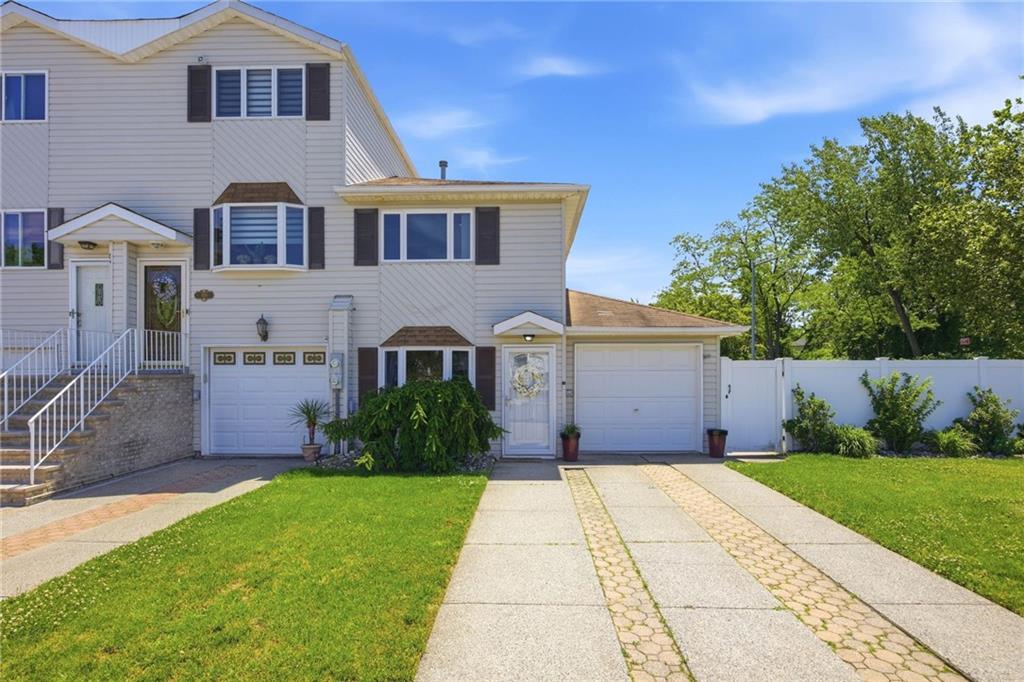 522 Medina Street Oakwood Staten Island NY 10306