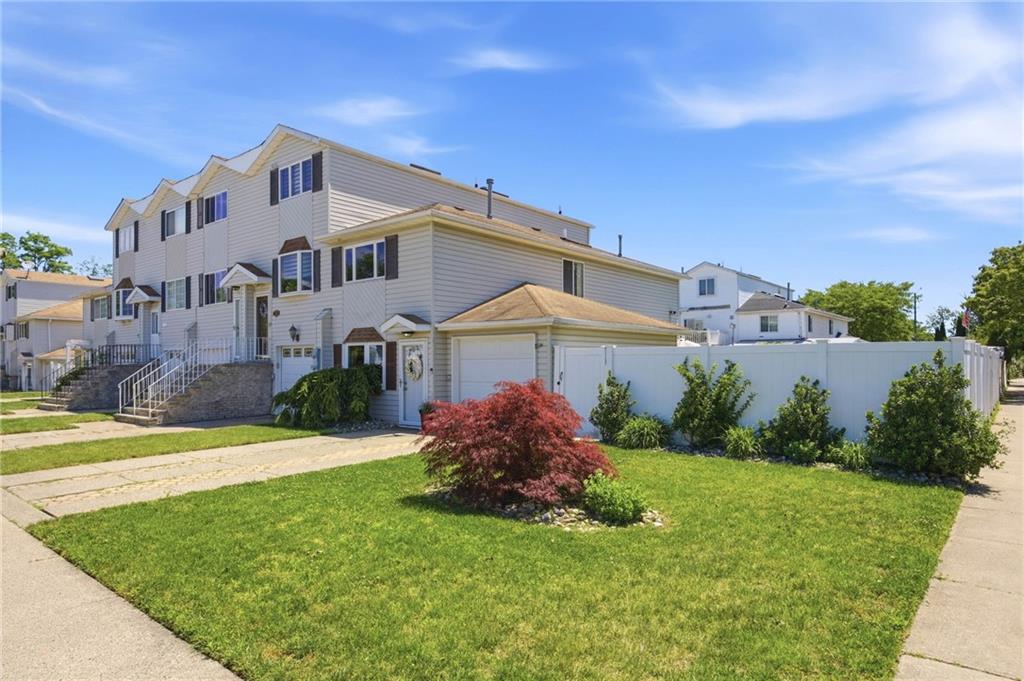 522 Medina Street Oakwood Staten Island NY 10306