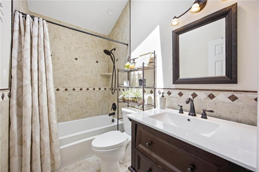 522 Medina Street Oakwood Staten Island NY 10306