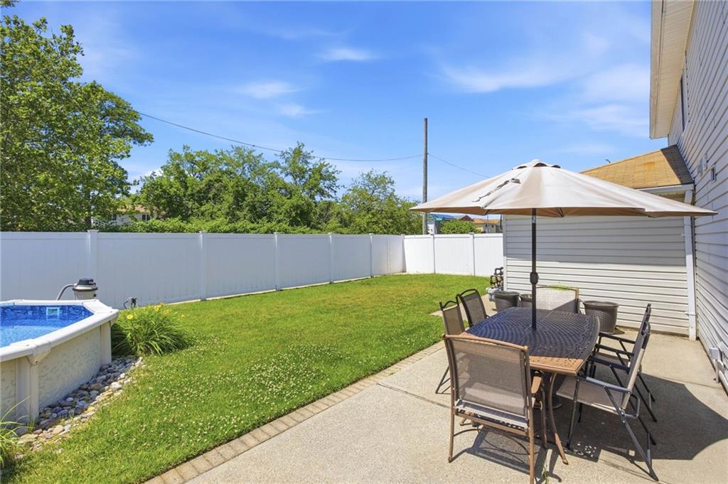 522 Medina Street Oakwood Staten Island NY 10306