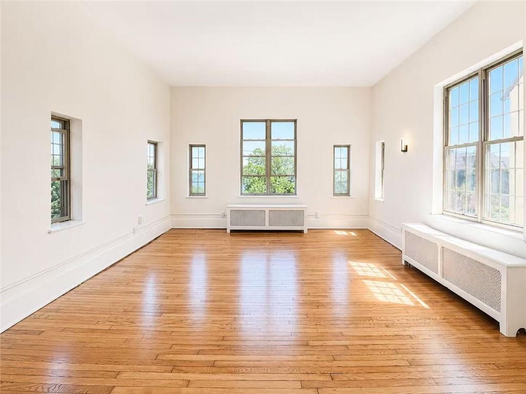 48 Tompkins Circle Staten Island NY 10301