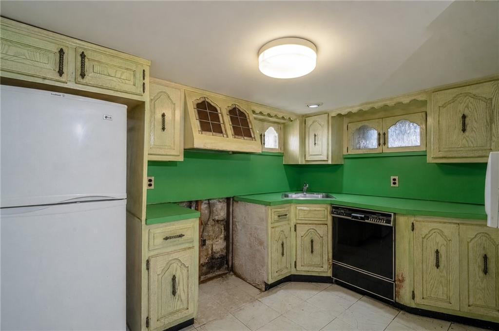 27 Lloyd Court Gravesend Brooklyn NY 11223