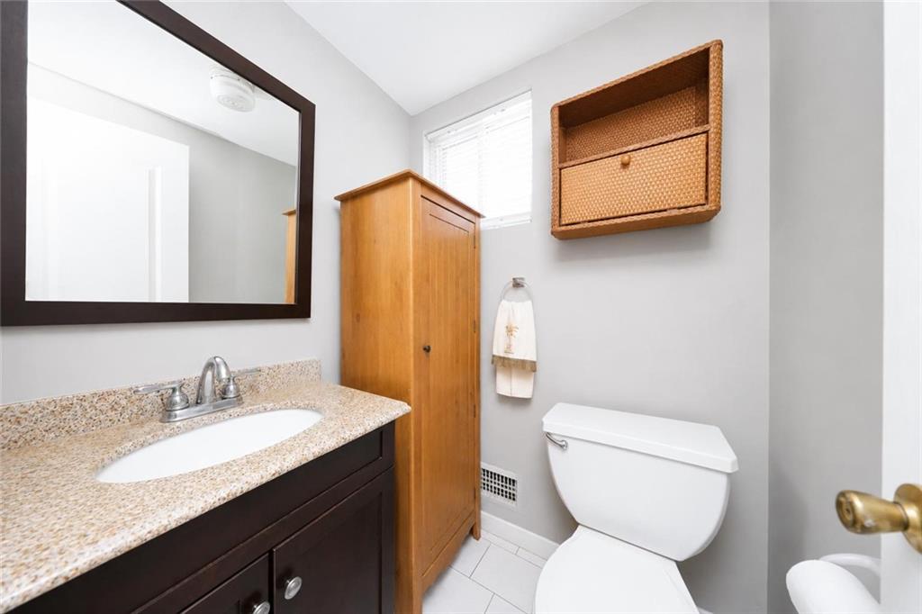 32 Franklin Place Manor Heights State Island NY 10314