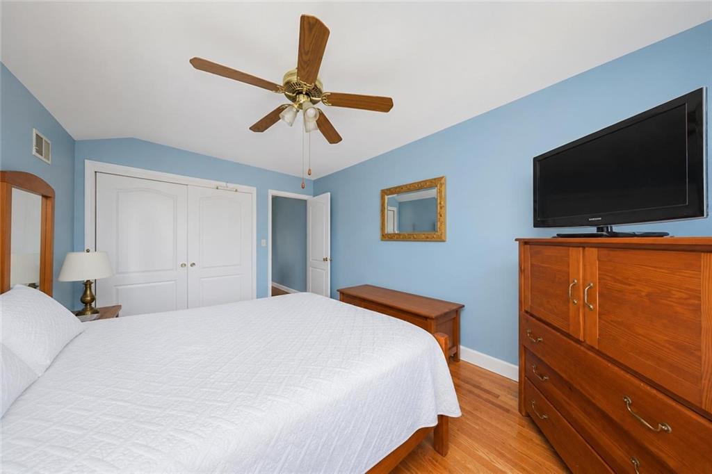 32 Franklin Place Manor Heights State Island NY 10314