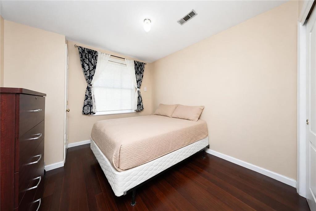 32 Franklin Place Manor Heights State Island NY 10314