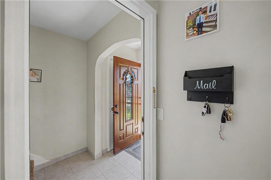465 Washington Place Out of NYC Mineola NY 11501