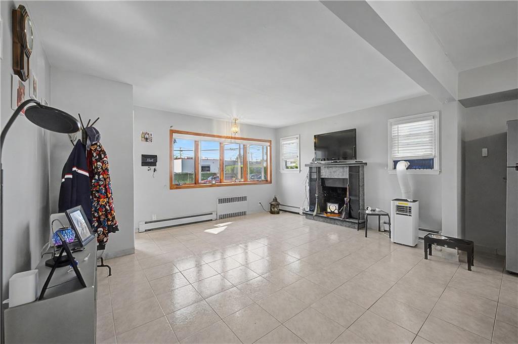 465 Washington Place Out of NYC Mineola NY 11501