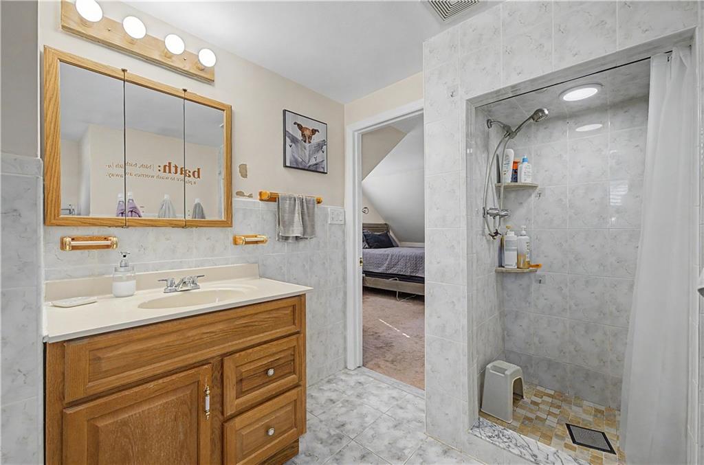 465 Washington Place Out of NYC Mineola NY 11501