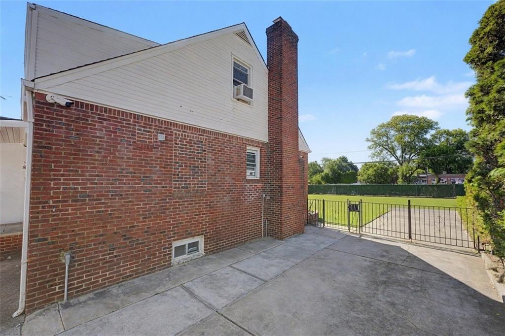 465 Washington Place Out of NYC Mineola NY 11501