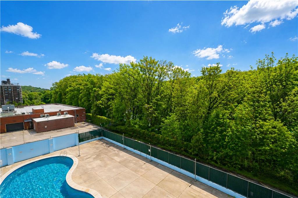 1000 Clove Road Staten Island NY 10301