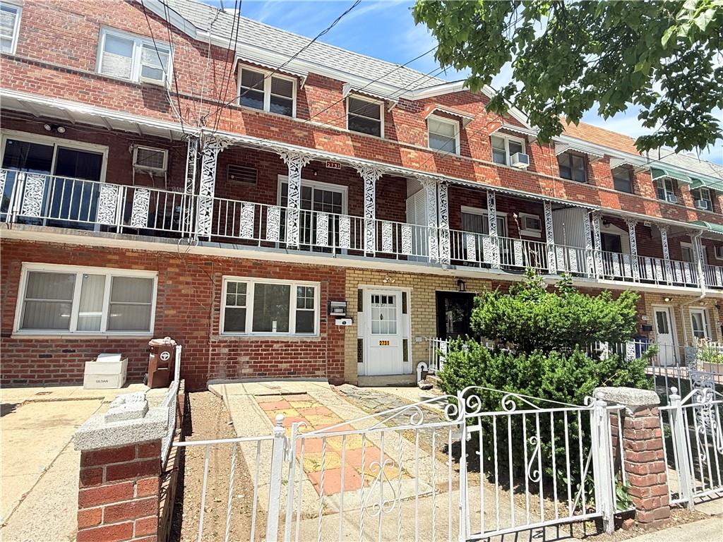 2731 Miles Avenue Throgs Neck Bronx NY 10465