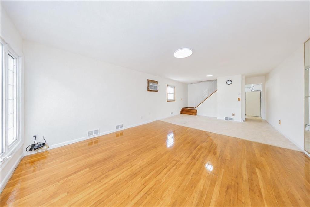 382 Hanover Avenue Concord Staten Island NY 10304