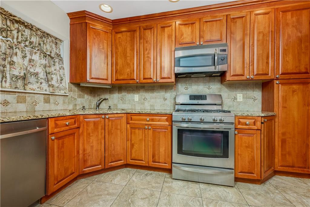 7326 171st Street Hillcrest Fresh Meadows NY 11366