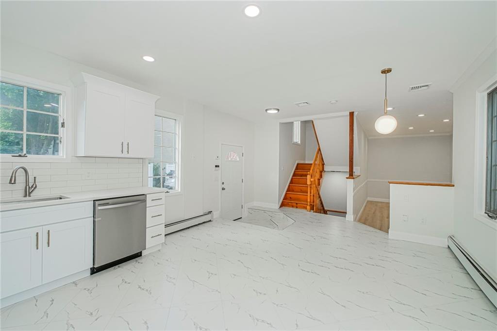 12 Lexington Lane Great Kills Staten Island NY 10308-1561