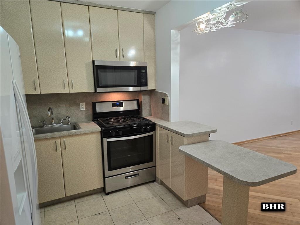 150 West End Avenue Manhattan Beach Brooklyn NY 11235