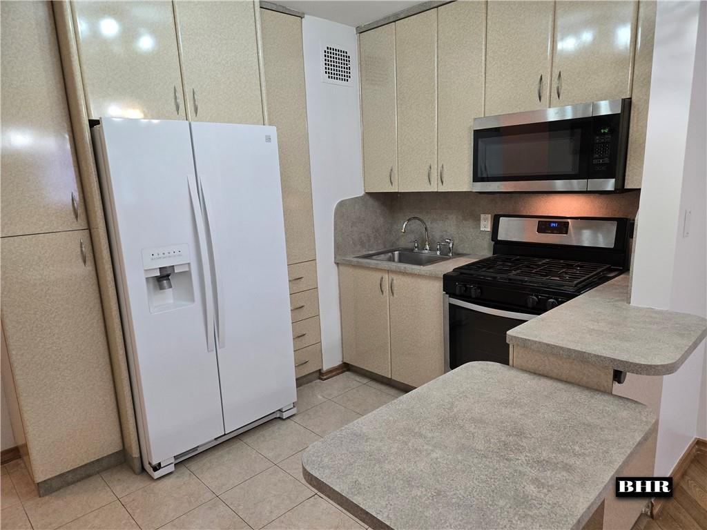 150 West End Avenue Manhattan Beach Brooklyn NY 11235