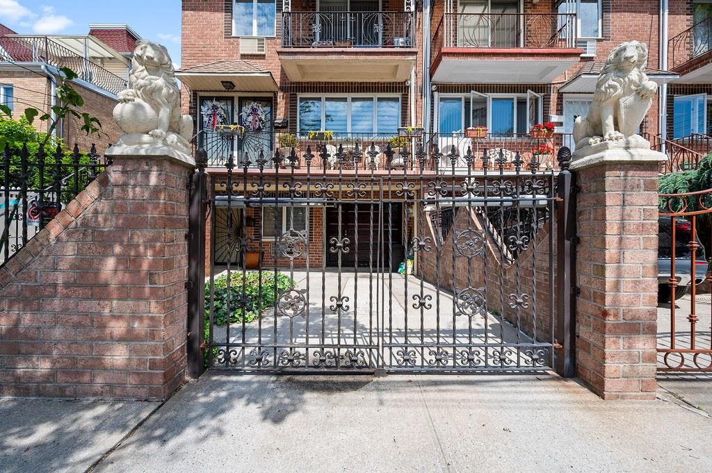 264 Bay 11th Street Bensonhurst Brooklyn NY 11228