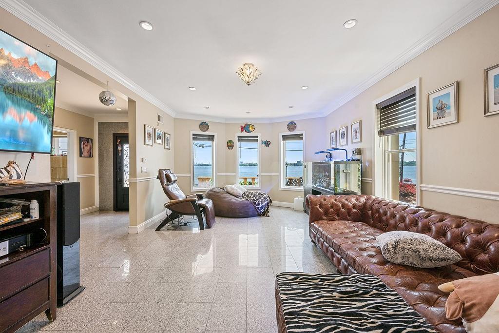 296 Edgewater Street Rosebank Staten Island NY 10305