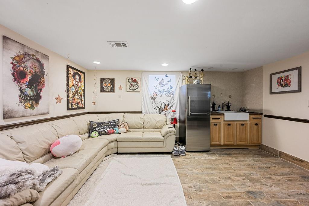 296 Edgewater Street Rosebank Staten Island NY 10305