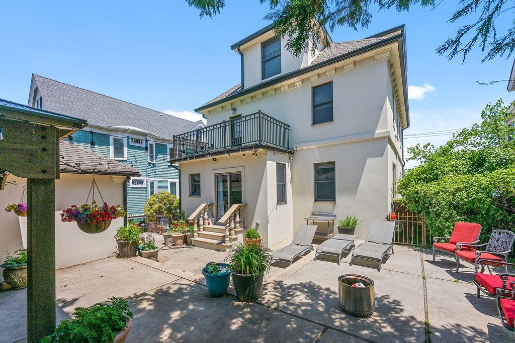296 Edgewater Street Rosebank Staten Island NY 10305