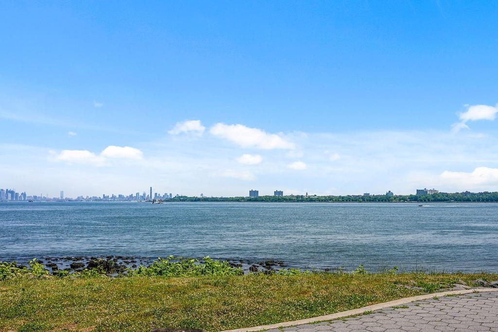 296 Edgewater Street Rosebank Staten Island NY 10305